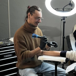 Lucas - The Black Hat Tattoo