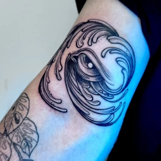 Stella - artiste résidente - Black Hat Dublin - blackwork - The Black Hat Tattoo