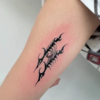 Galilea - artiste résidente - Black Hat Dublin - cybersigilism - The Black Hat Tattoo