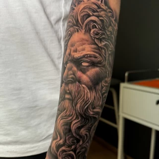 Nicolás - artiste résident - Black Hat Dublin - réalisme - The Black Hat Tattoo
