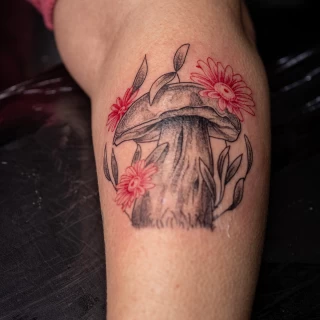 Champignon Tatouage - Botanique & Nature - Black Hat Tattoo Nice - - tatouage Nice - The Black Hat Tattoo