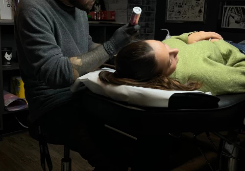 Featured image - Tatouages d’amitié _ les meilleures inspirations pour Best Friends- Tatouage Nice - Black Hat Tattoo Nice - The Black Hat Tattoo