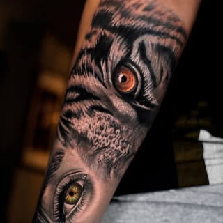 Dian guest tatouage réaliste couleur - The Black Hat Tattoo