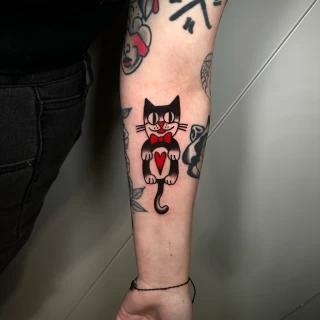 Tatouage de chat old school -  - Tatouage animaux de compagnie  - Black Hat Tattoo Nice- tatouage Nice - The Black Hat Tattoo