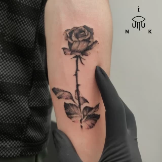 Rose -  - Tatouage Fleur - Black Hat Tattoo Nice- tatouage Nice - The Black Hat Tattoo