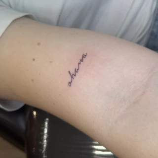 Stella - artiste résidente - Black Hat Dublin - blackwork - The Black Hat Tattoo