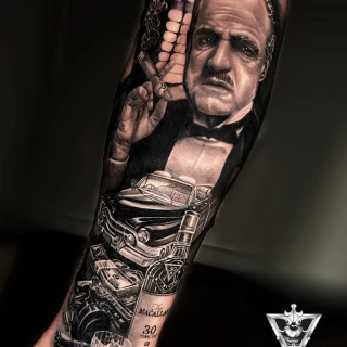 Stifler guest artiste tatouage réaliste noir et gris - The Black Hat Tattoo