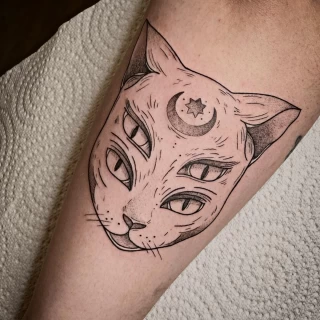 Tatouage tête de chat -  - Tatouage animaux de compagnie  - Black Hat Tattoo Nice- tatouage Nice - The Black Hat Tattoo