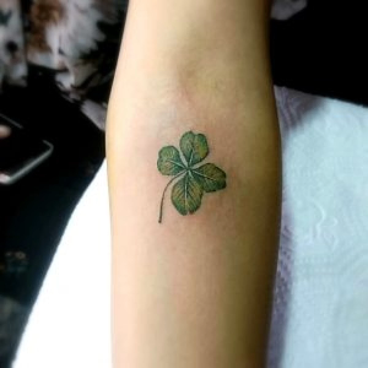 Small-realistic-Shamerock-Tattoo-on-arm-Celtic-Irish-Tattoo-The-Black-Hat-Tattoo-Dublin-2018-1-300x300