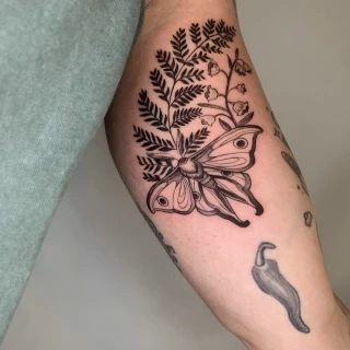 Joao - artiste résident - Black Hat Dublin - micro réalisme - The Black Hat Tattoo