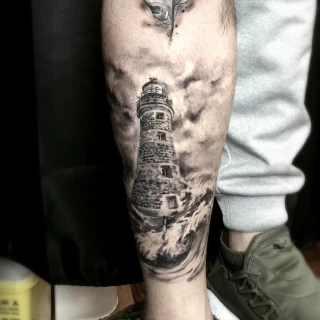 Phare Tatouage - Tatouages Noir et Gris - Black Hat Tattoo Nice- tatouage Nice - The Black Hat Tattoo