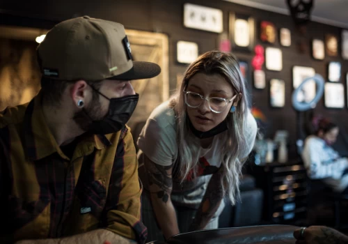 BLACK HAT NICE - Vaseline sur les tatouages, pourquoi les artistes l'utilisent-ils - Tatouage Nice France  - The Black Hat Tattoo