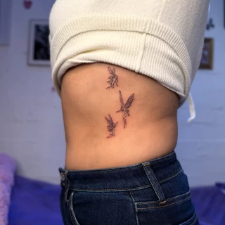 Inna - artiste résidente - Black Hat Dublin - fine line - The Black Hat Tattoo
