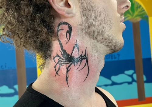 Featured image - Tatouage Scorpion _ sens, symboles et idées pour un tatouage fort - The Black Hat Tattoo