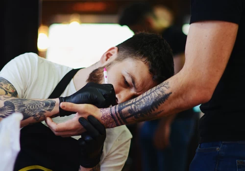 BLACK HAT NICE - La tendance à la hausse des tatouages en broderie - Tatouage Nice France - The Black Hat Tattoo