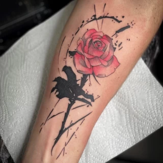 Rose -  - Tatouage Fleur - Black Hat Tattoo Nice- tatouage Nice - The Black Hat Tattoo