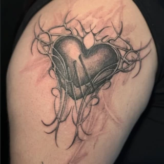 Galilea - artiste résidente - Black Hat Dublin - cybersigilism - The Black Hat Tattoo