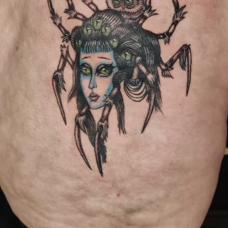 Séarlait - artiste junior - Black Hat Dublin - blackwork - The Black Hat Tattoo