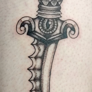 Séarlait - artiste junior - Black Hat Dublin - blackwork - The Black Hat Tattoo