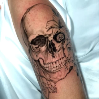 Skull - The Black Hat Tattoo