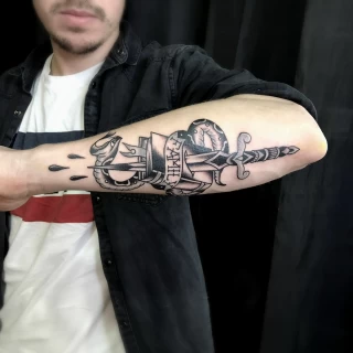 Serpent - Tatouage pour homme - Black Hat Tattoo Nice   - tatouage Nice - The Black Hat Tattoo