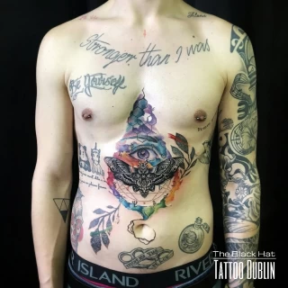 Tatouage Papillon Watercolor sur le buste - Black Hat Tattoo Nice- tatouage Nice - The Black Hat Tattoo