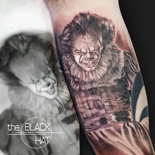 Clown Tatouage - Tatouages Noir et Gris - Black Hat Tattoo Nice- tatouage Nice - The Black Hat Tattoo