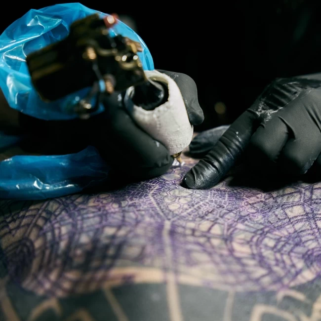 Tatouage Nice - Valeurs et Mission de Black Hat Tattoo - L'esprit d'équipe - The Black Hat Tattoo - The Black Hat Tattoo