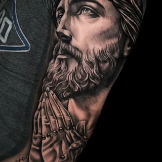 Nicolás - artiste résident - Black Hat Dublin - réalisme - The Black Hat Tattoo