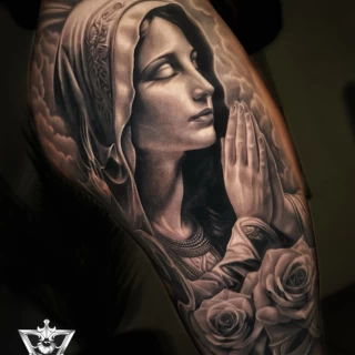 Stifler guest artiste tatouage réaliste noir et gris - The Black Hat Tattoo