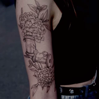 Steff - guest artist - the black hat tattoo nice - dots tattoo - 2024 - The Black Hat Tattoo