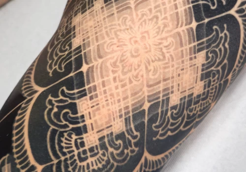 Featured image - Tatouages complémentaires _ quand deux dessins ne forment qu’une seule œuvre- Tatouage Nice - Black Hat Tattoo Nice - The Black Hat Tattoo