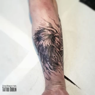 Tatouage d'un aigle - Blackwork Darkwork - Black Hat Tattoo Nice  - tatouage Nice - The Black Hat Tattoo