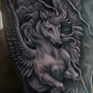 Nicolás - artiste résident - Black Hat Dublin - réalisme - The Black Hat Tattoo