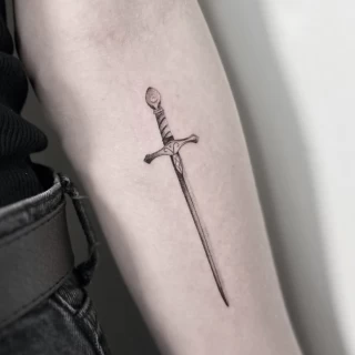 Molly guest artist fine line_(27) - The Black Hat Tattoo