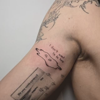 Helena apprentie tatouage flaque - The Black Hat Tattoo
