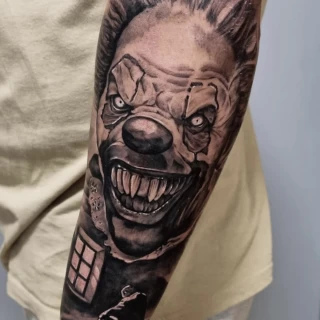 Jarek - guest artist - presentation post - realism tattoo - black and grey - the black hat tattoo Nice - 2025 (1) - The Black Hat Tattoo