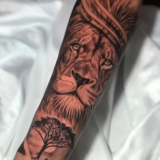 Lion - The Black Hat Tattoo