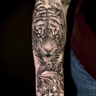 Sergy - Artiste résident - Black Hat Nice - Réalisme - The Black Hat Tattoo